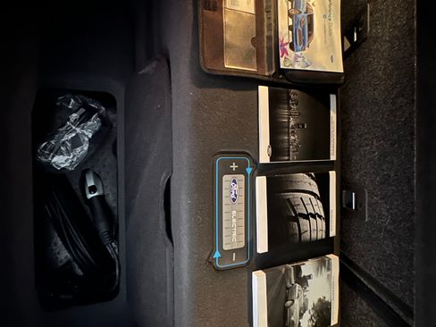 Used 2017 Ford Focus Electric Hatchback image 8