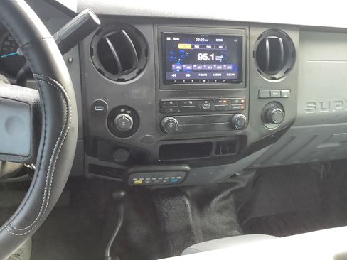 Used 2015 Ford F250 XL w/ Power Equipment Group image 14