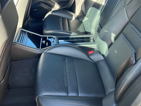 Used 2018 Porsche Panamera 4 AWD/4WD image 18