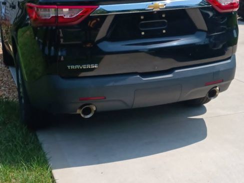 Used 2020 Chevrolet Traverse LS FWD image 4