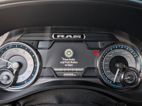 Used 2019 RAM 1500 Limited image 17