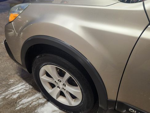 Used 2014 Subaru Outback 3.6R Limited w/ Moonroof Package image 8