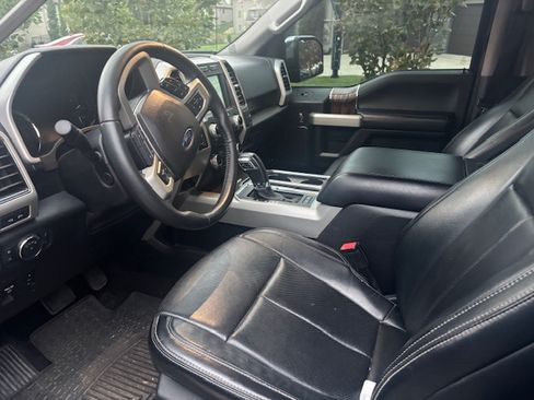 Used 2018 Ford F150 Lariat w/ Equipment Group 502A Luxury image 6