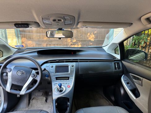 Used 2012 Toyota Prius Two FWD image 6