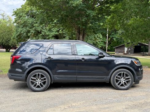 Used 2019 Ford Explorer Sport AWD/4WD image 2