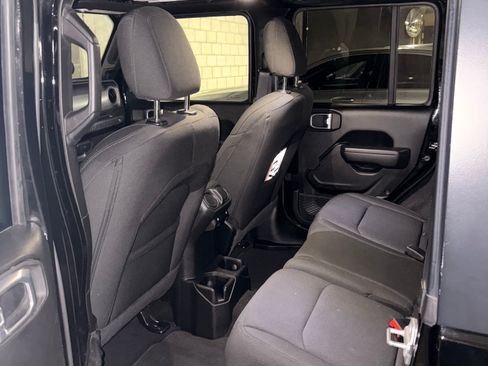 Used 2021 Jeep Wrangler Unlimited Sport image 11