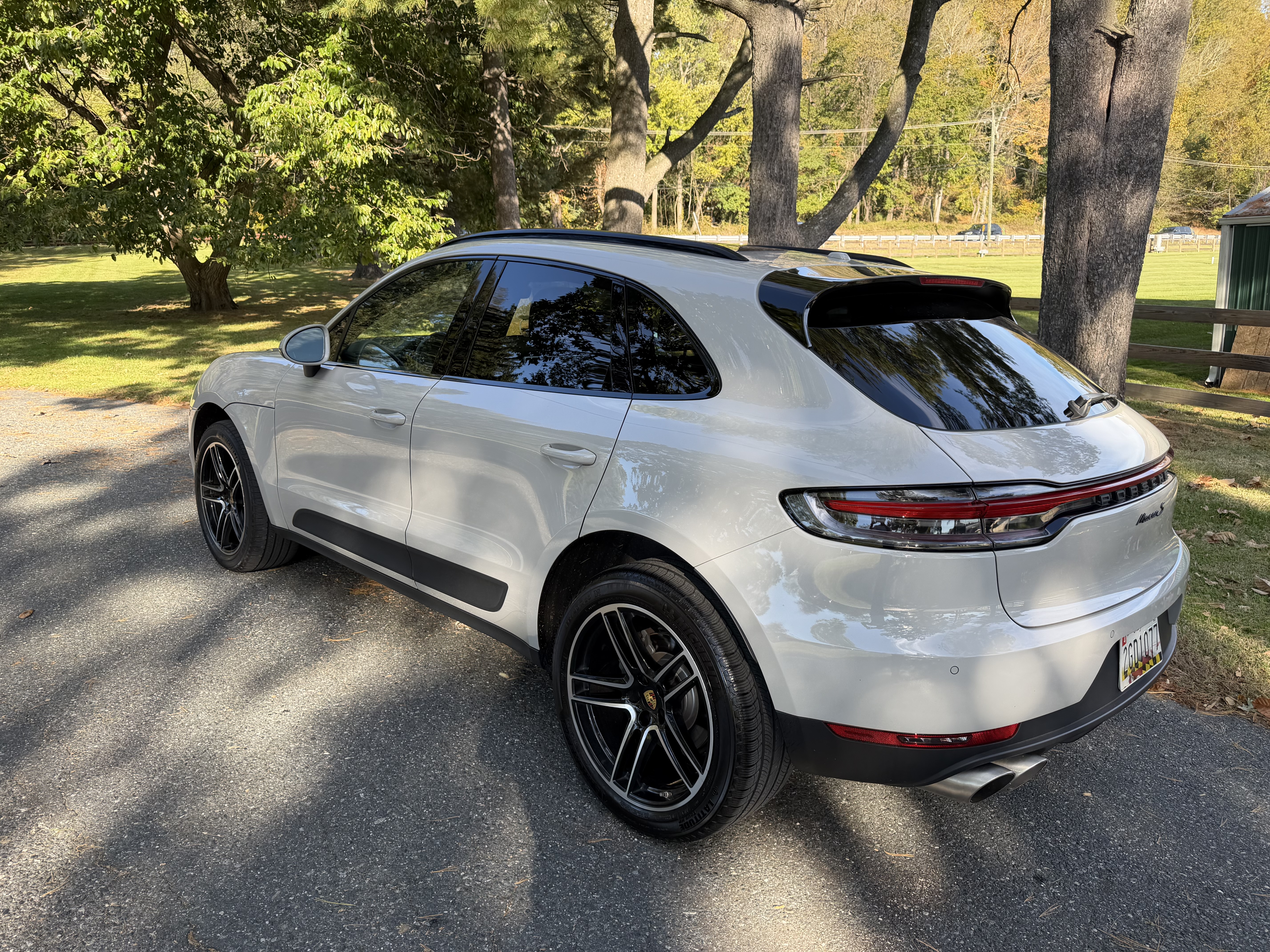 Used 2020 Porsche Macan S AWD/4WD image 2