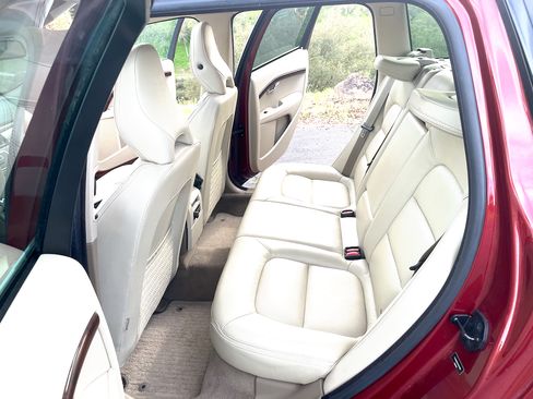 Used 2013 Volvo XC70 T6 Premier Plus image 5