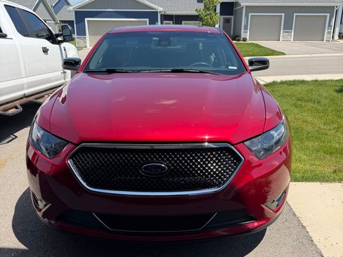 Used 2018 Ford Taurus SHO AWD/4WD image 2