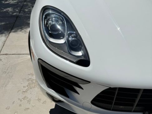 Used 2018 Porsche Macan Sport Edition AWD/4WD image 18