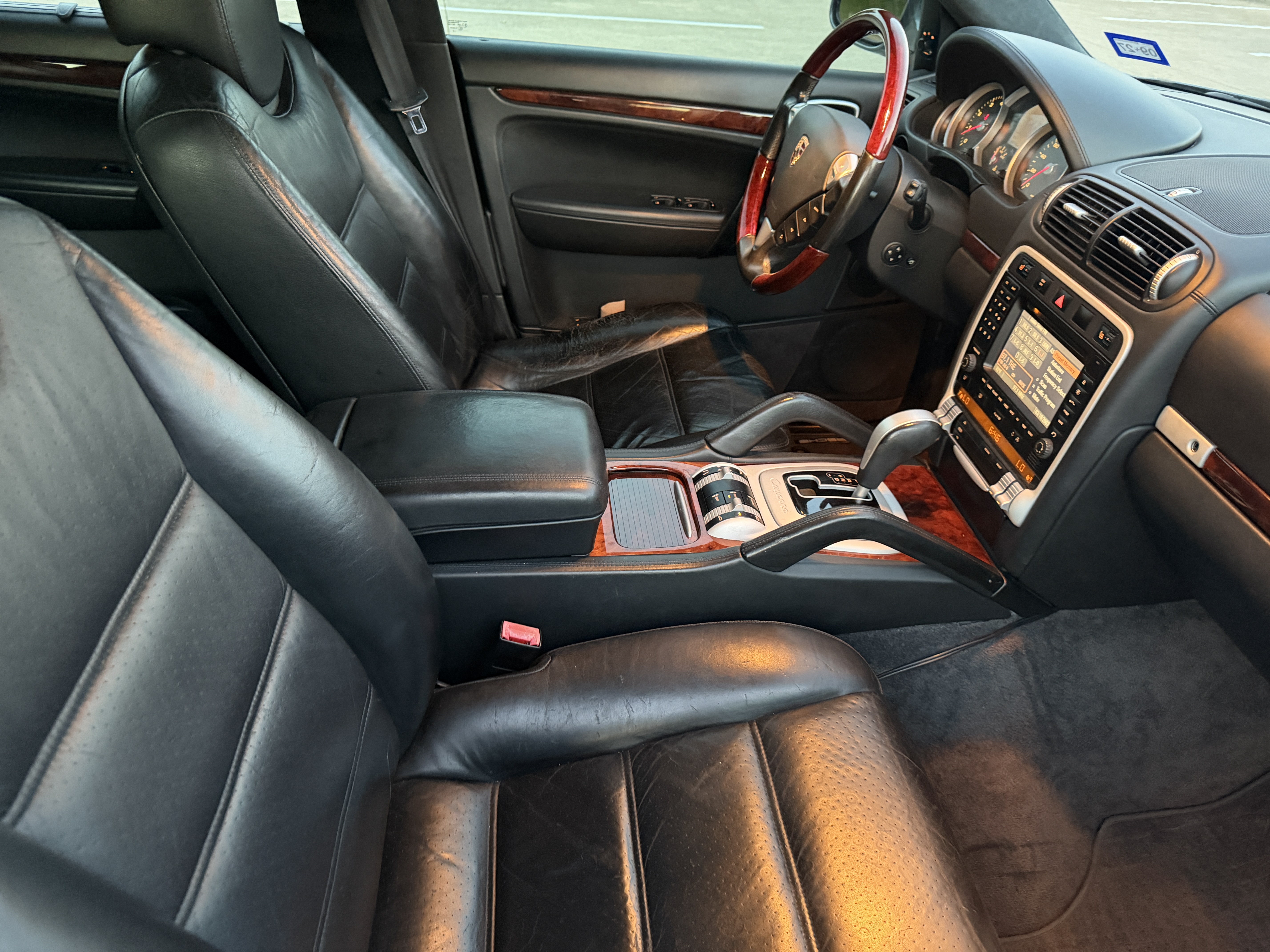Used 2005 Porsche Cayenne Turbo AWD/4WD image 13