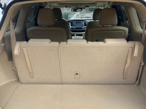 Used 2016 Toyota Highlander Limited Platinum image 17