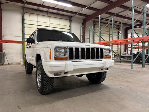 Used 1998 Jeep Cherokee Limited AWD/4WD image 2