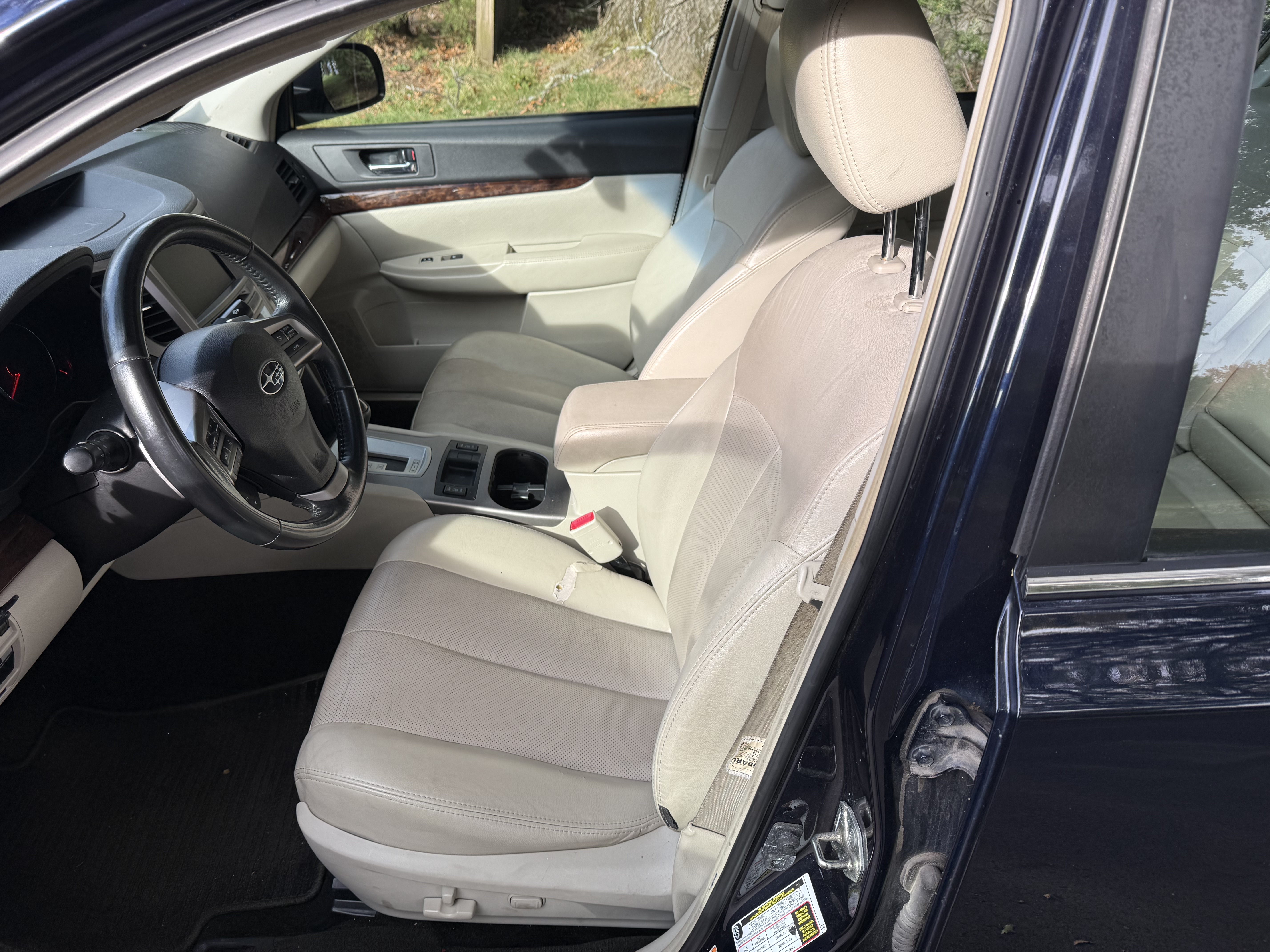 Used 2014 Subaru Legacy 2.5i Limited AWD/4WD image 9