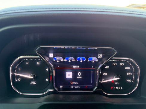 Used 2020 GMC Sierra 2500 AT4 w/ Technology Package AWD/4WD image 11
