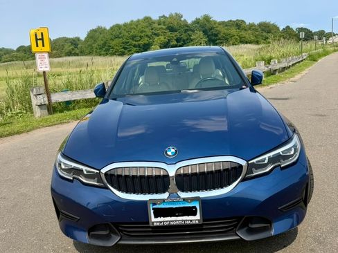 Used 2021 BMW 330e xDrive w/ Premium Package AWD/4WD image 5