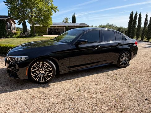Used 2019 BMW 530e w/ M Sport Package RWD image 6
