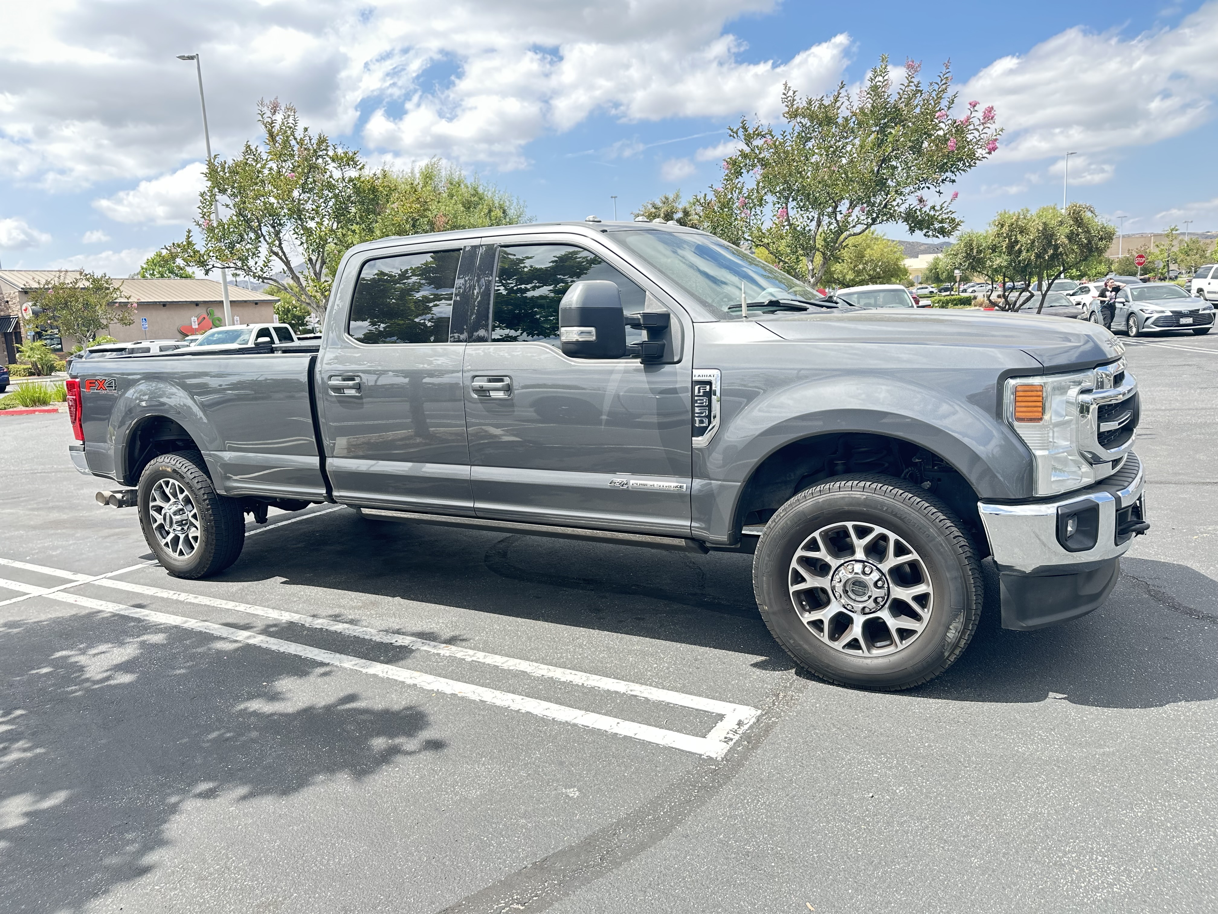 Used 2022 Ford F350 Lariat w/ Lariat Ultimate Package AWD/4WD image 4