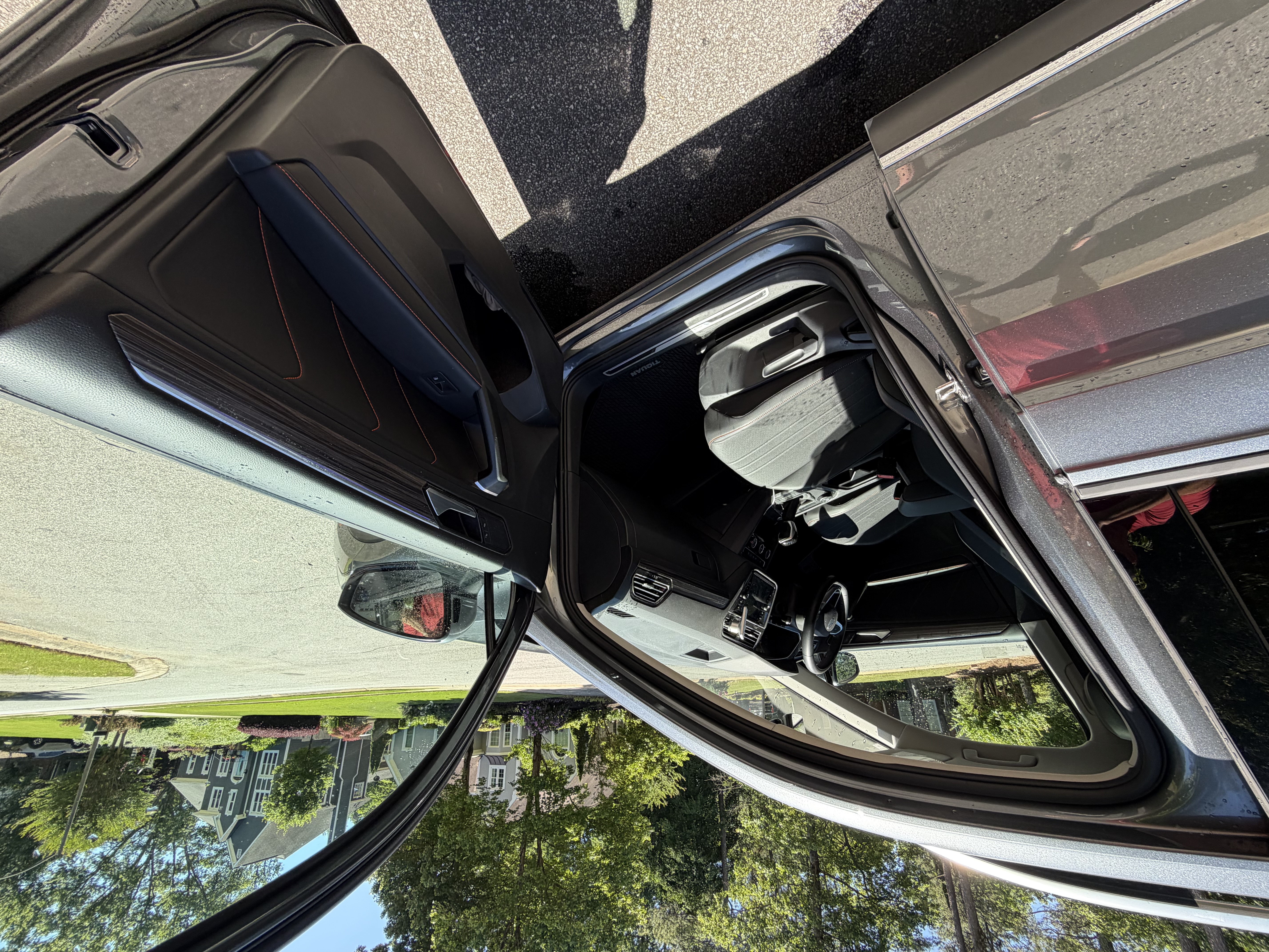 Used 2024 Volkswagen Tiguan Wolfsburg Edition w/ Panoramic Sunroof Package AWD/4WD image 9