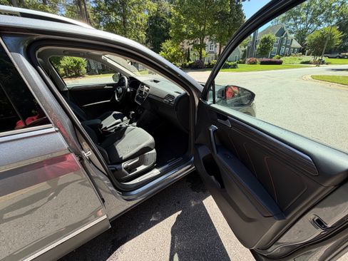 Used 2024 Volkswagen Tiguan Wolfsburg Edition w/ Panoramic Sunroof Package AWD/4WD image 9