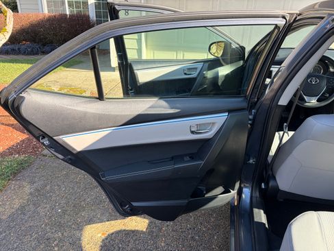 Used 2014 Toyota Corolla LE image 20