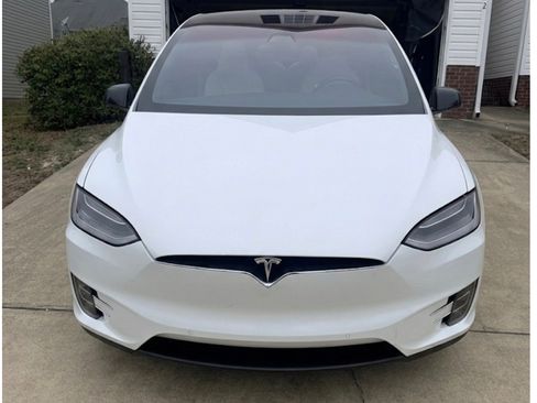 Used 2018 Tesla Model X P100D image 11
