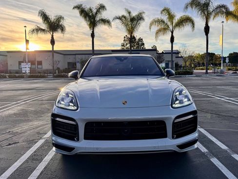 Used 2022 Porsche Cayenne GTS image 2