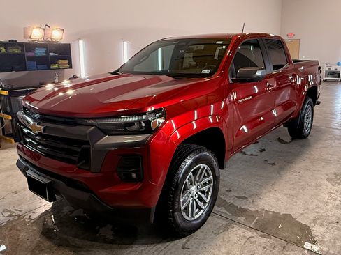 Used 2024 Chevrolet Colorado LT w/ LT Convenience Package III image 4