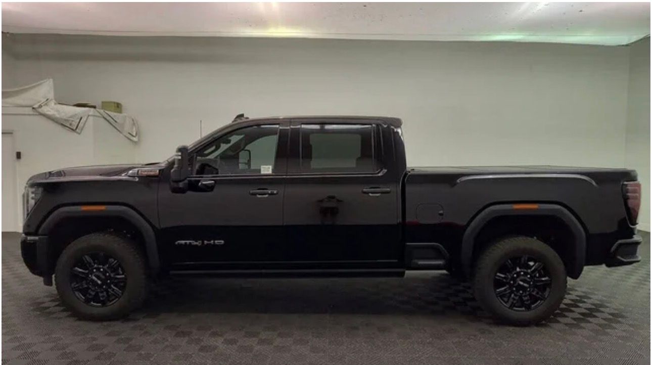 Used 2026 GMC Sierra 3500 AT4 w/ AT4 Premium Plus Package AWD/4WD image 8