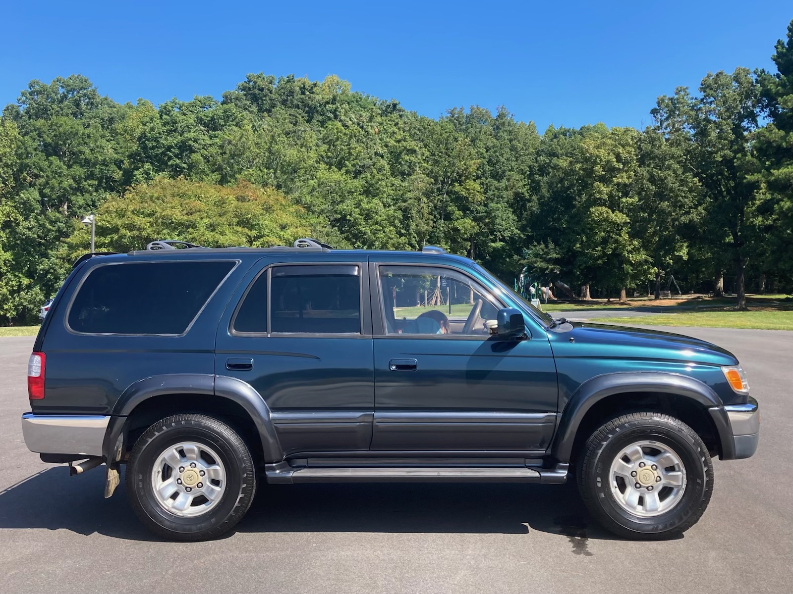 Used 1998 Toyota 4Runner Limited AWD/4WD image 4