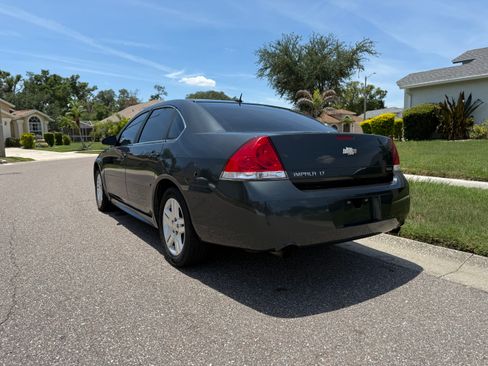 Used 2015 Chevrolet Impala LT w/ LT Sunroof Package FWD image 4