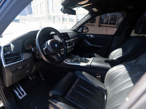 Used 2020 BMW X5 M50i w/ Executive Package image 11