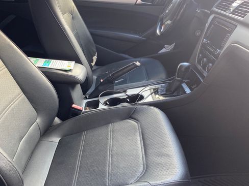 Used 2013 Volkswagen Passat 2.5 SE image 10