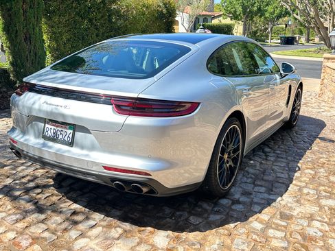 Used 2018 Porsche Panamera 4S AWD/4WD image 9