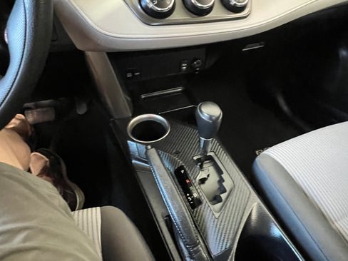 Used 2014 Toyota RAV4 LE image 13