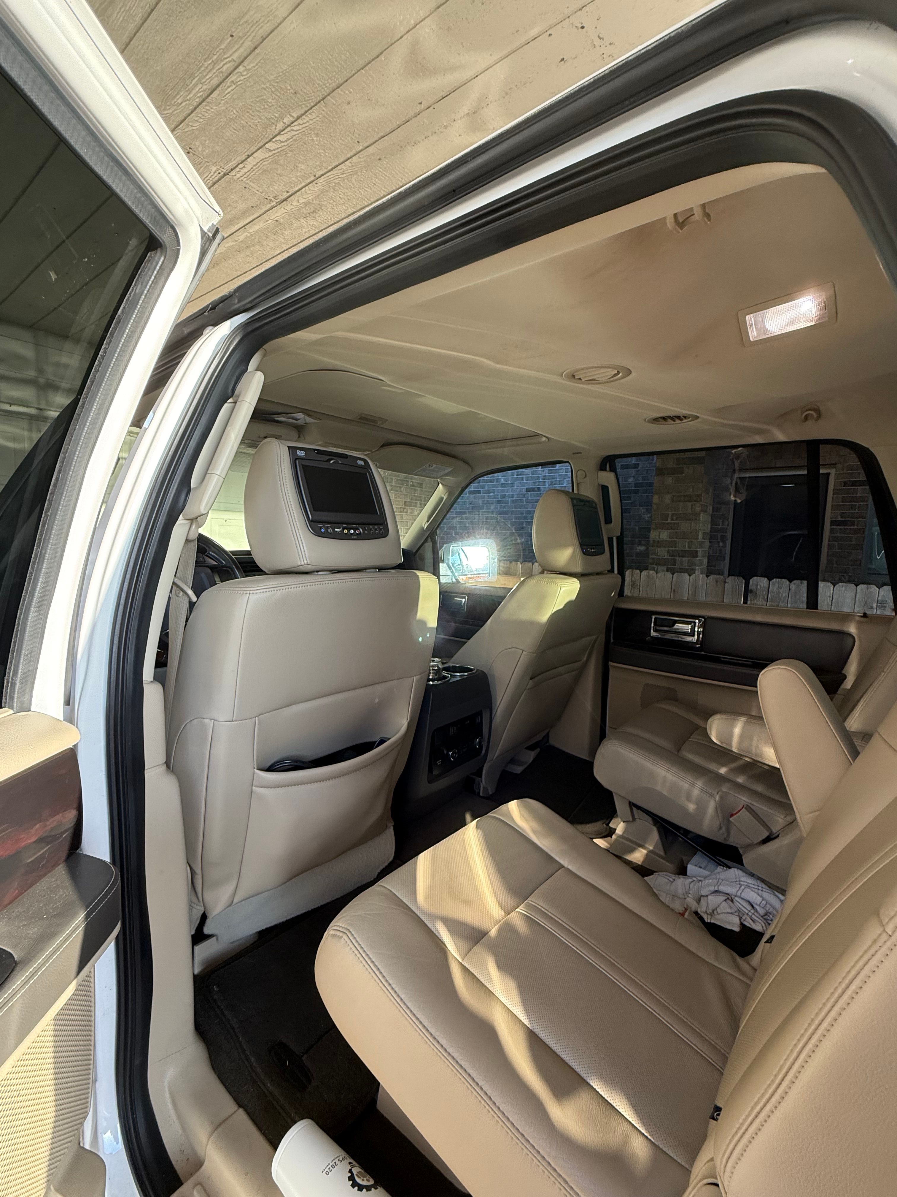Used 2017 Lincoln Navigator L Reserve RWD image 10