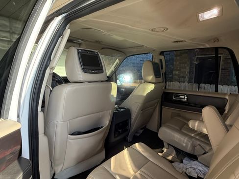 Used 2017 Lincoln Navigator L Reserve image 10