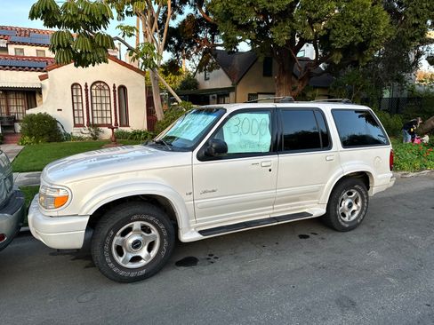 Used 2000 Ford Explorer Limited image 12