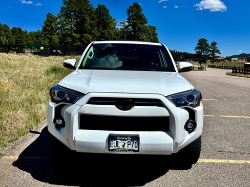 Used 2024 Toyota 4Runner SR5 Premium w/ Moonroof Package AWD/4WD image 5
