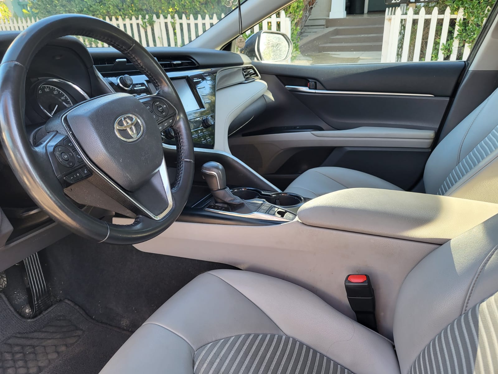 Used 2019 Toyota Camry SE FWD image 13