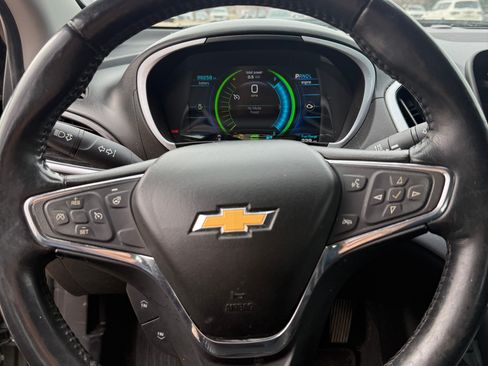 Used 2017 Chevrolet Volt LT w/ Comfort Package image 13