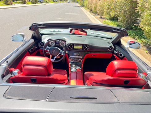 Used 2013 Mercedes-Benz SL 550 image 12