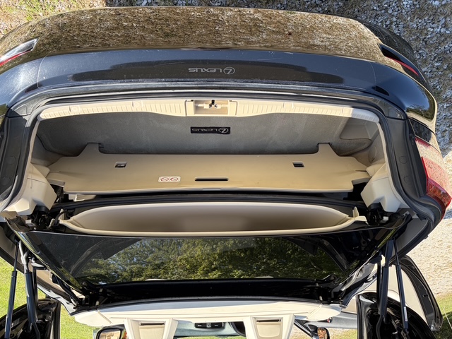Used 2010 Lexus IS 350C RWD image 22