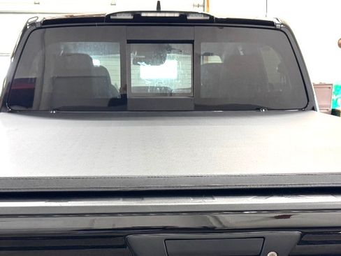 Used 2023 Nissan Titan SV w/ SV Convenience Package image 30