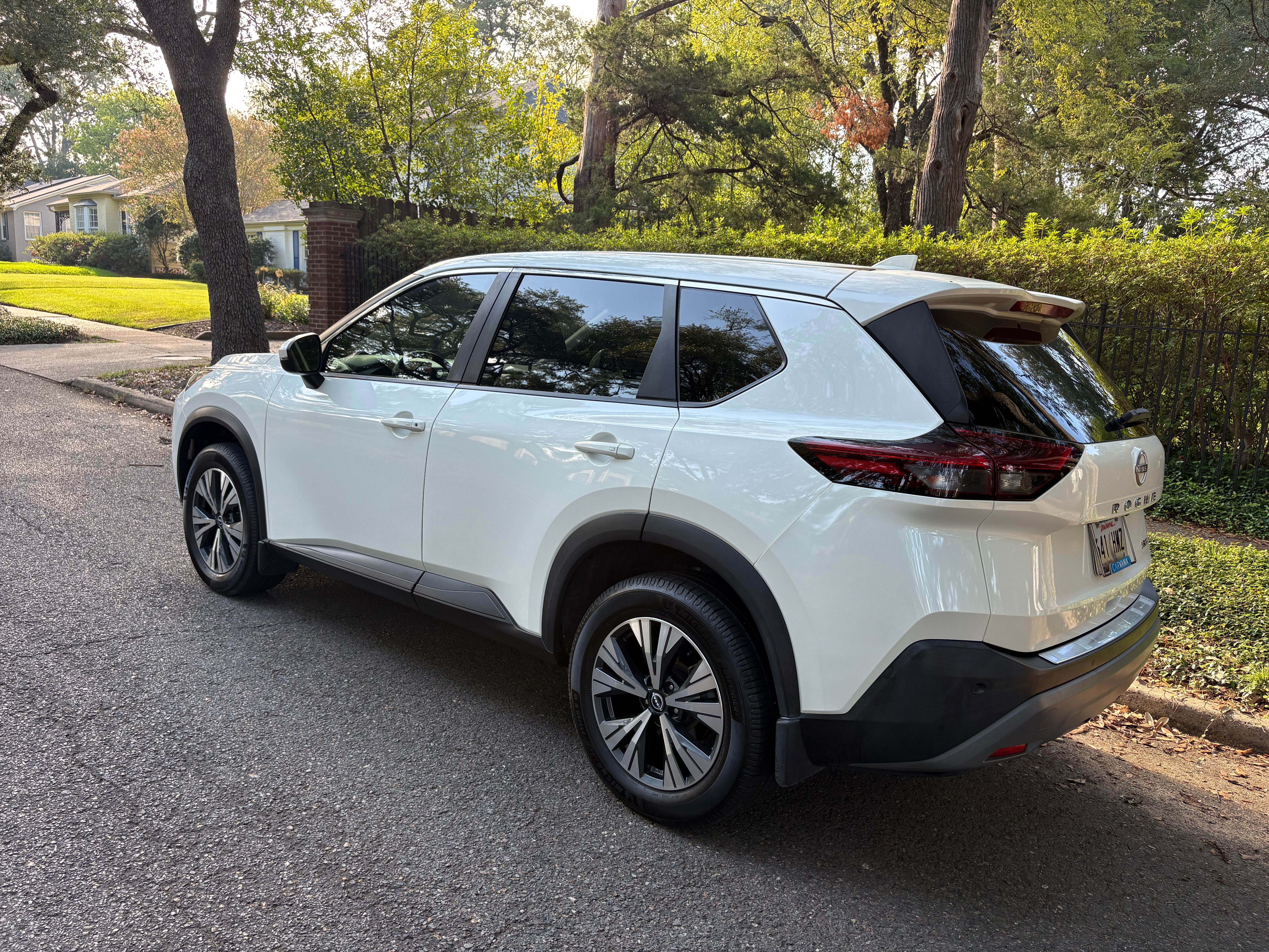 Used 2022 Nissan Rogue SV FWD image 4