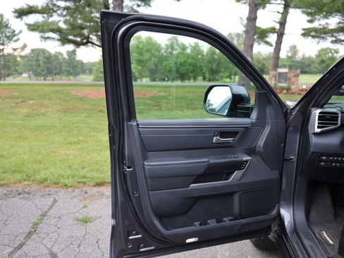 Used 2022 Toyota Tundra Platinum w/ Advanced Package AWD/4WD image 12