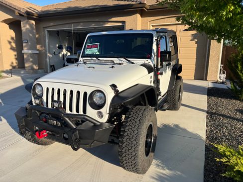 Used 2017 Jeep Wrangler Sport w/ Quick Order Package 23S AWD/4WD image 1