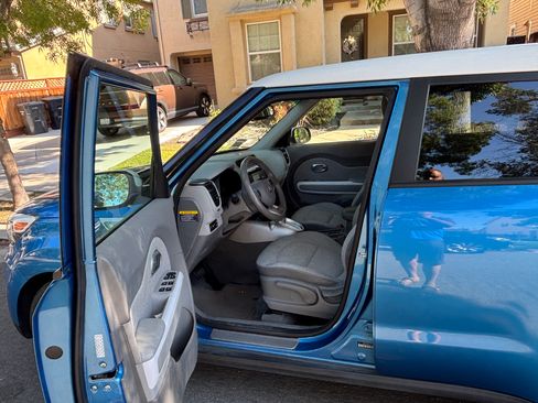 Used 2018 Kia Soul EV image 8