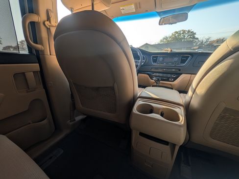 Used 2016 Kia Sedona LX w/ Option Group 020 image 26