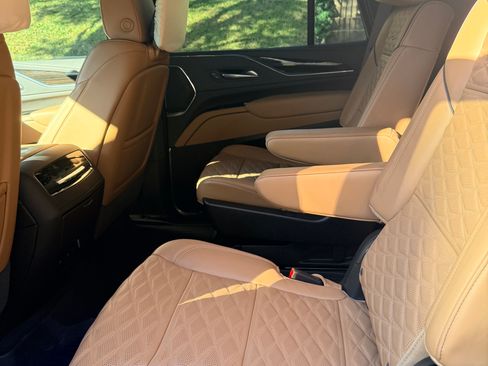 Used 2024 Cadillac Escalade Premium Luxury w/ Performance Package image 2